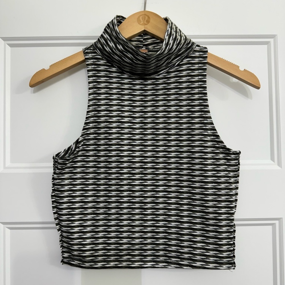 Free People Sleeveless Cropped Too